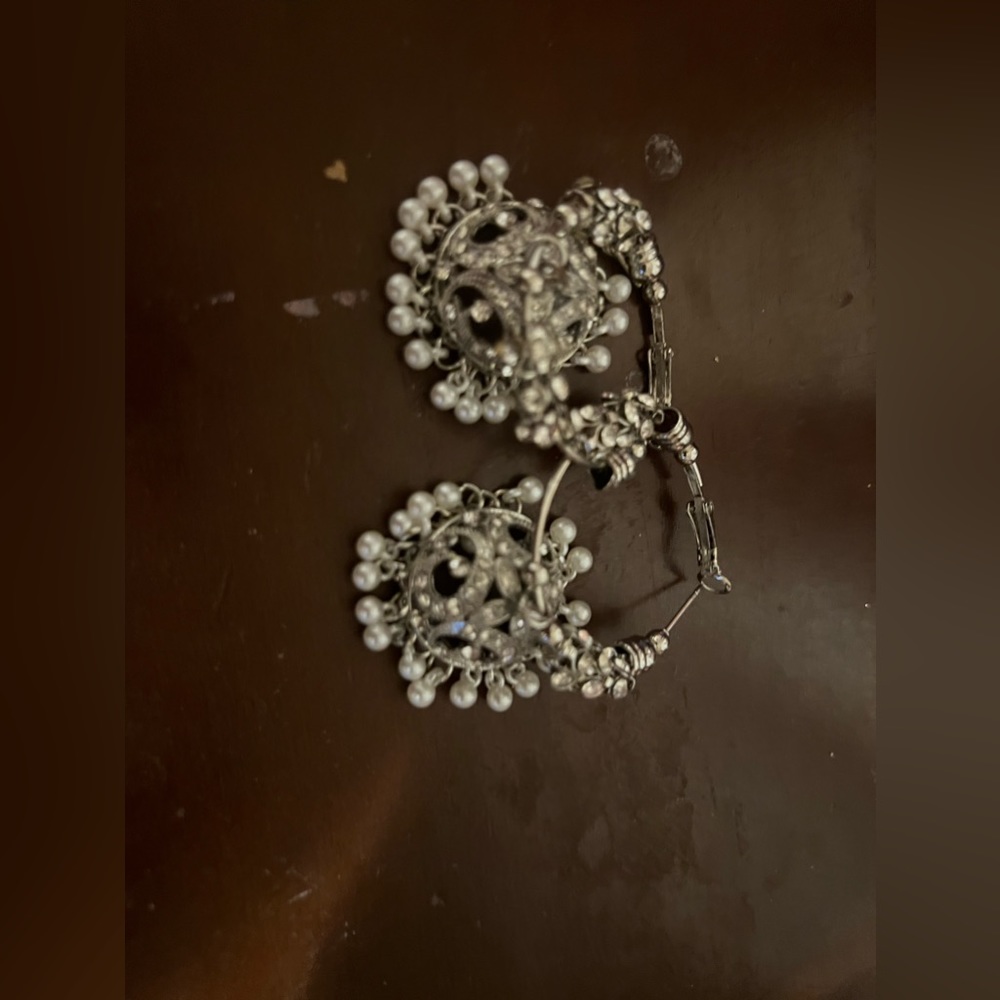 2 earrings set for women